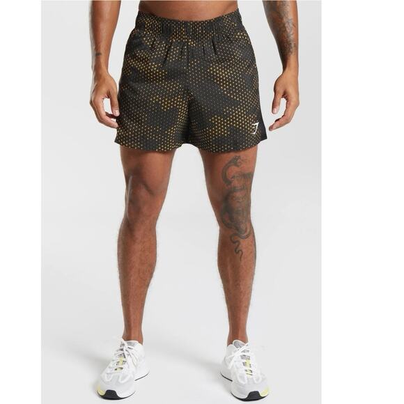 Gymshark SPORT 5" SHORTS in Turmeric Yellow Print size Medium 0320 - Picture 1 of 11